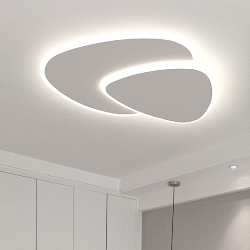 Zinco Geometria – plafoniera geometrica accesa in soggiorno moderno