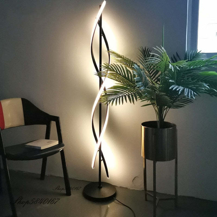 Zinco Mira Linea – lampada terra lineare acrilico in studio moderno